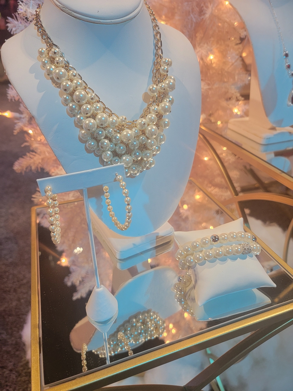Elegant Pearl Cluster  Statement Necklace  - Ivory Pearls